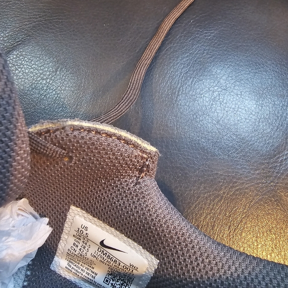 Men's New Air Max size 10.5 - Picture 4 of 6